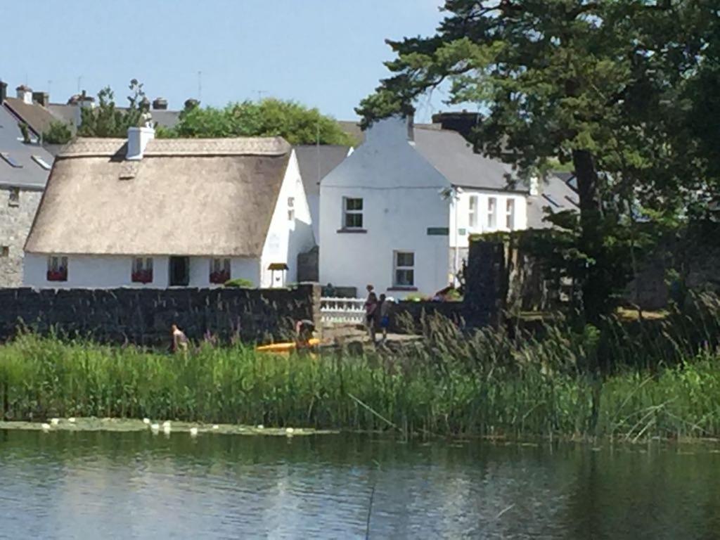Lakeland House Cong Buitenkant foto